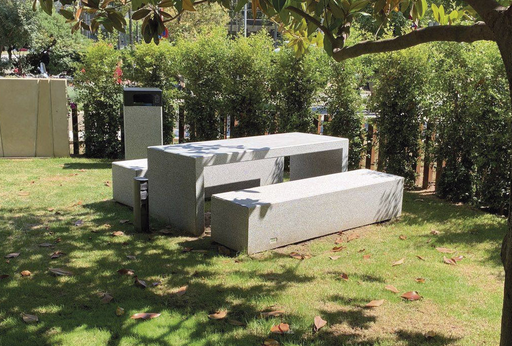 Imatge pels mitjans: Zona de pícnic i berenador